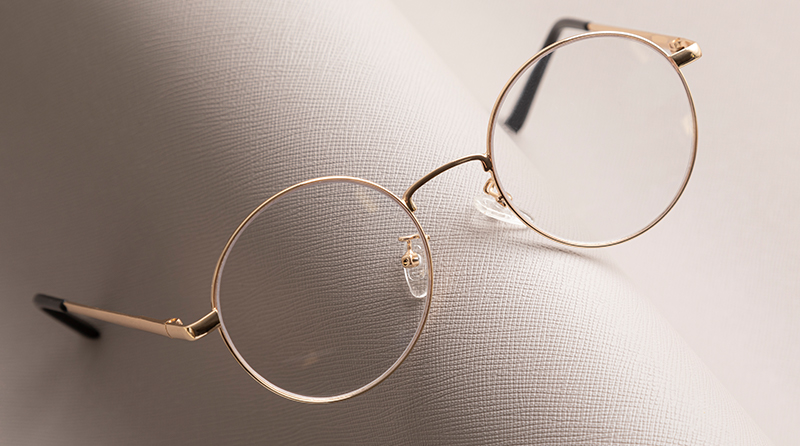 New Advances in Smart Photochromic Lens Technology